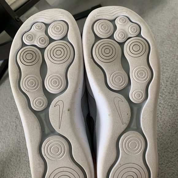 Nike running shoes - Picture 3 of 3